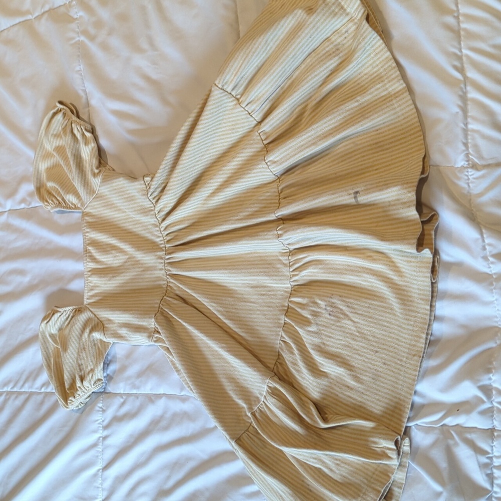 Alice And Ames Size 5 Yellow Striped Dress